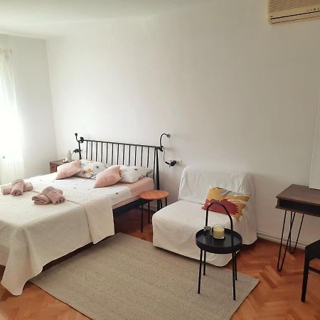 Apartment Nino In Пула Екстериор снимка