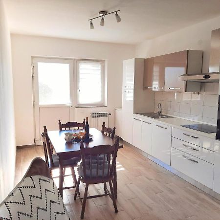 Apartment Nino In Пула Екстериор снимка