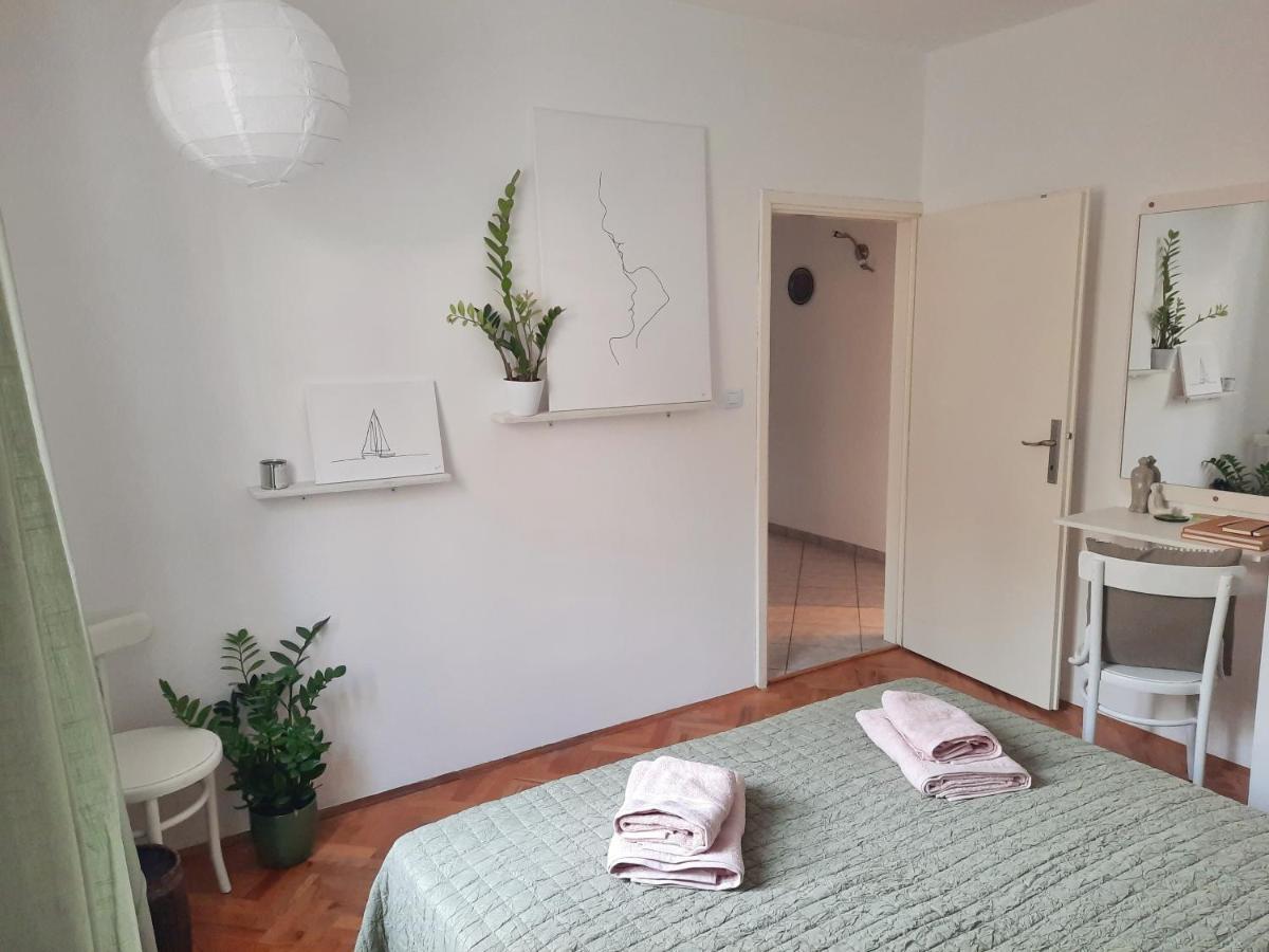 Apartment Nino In Пула Екстериор снимка