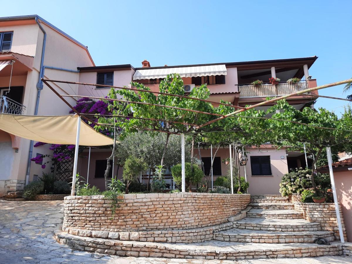 Apartment Nino In Пула Екстериор снимка